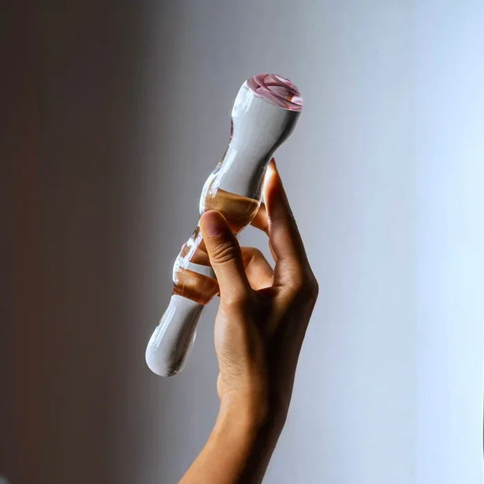 DAHLIA FLOURISH- Rich penetration glass pleasure wand