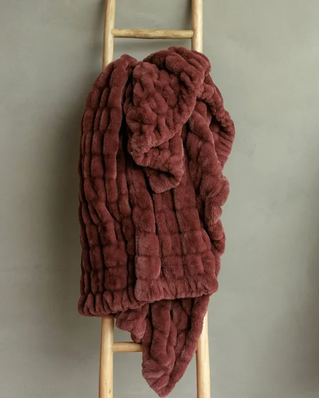 Hugs Rich Mahogany Blanket