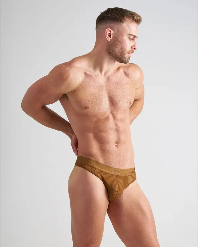 TEAMM8 Casanova Thong – Brass
